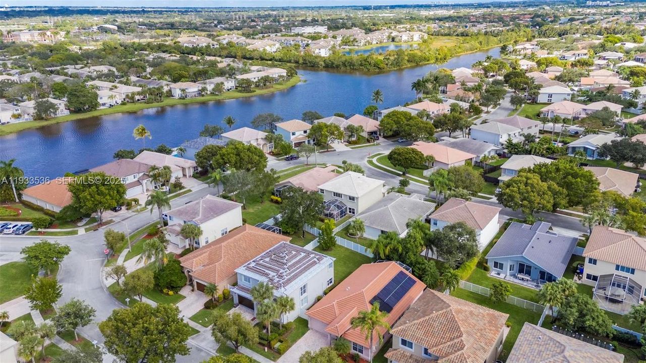 На продажу: $799,000 (4 спален, 3 ванн, 2709 Квадратных фут)