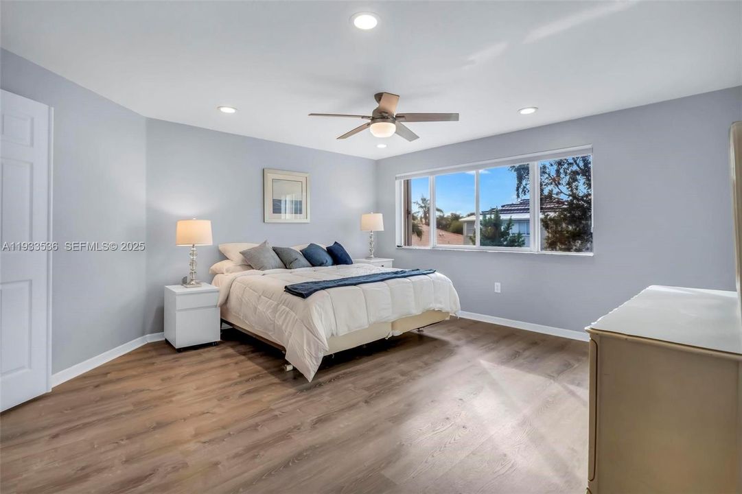 На продажу: $799,000 (4 спален, 3 ванн, 2709 Квадратных фут)