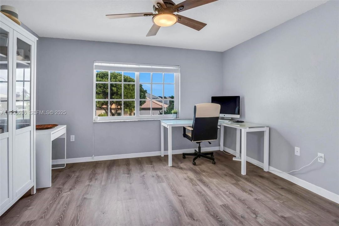 На продажу: $799,000 (4 спален, 3 ванн, 2709 Квадратных фут)