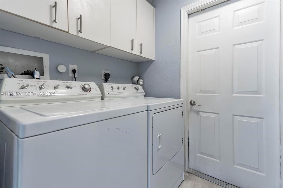 На продажу: $799,000 (4 спален, 3 ванн, 2709 Квадратных фут)