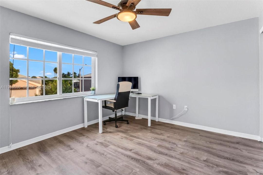 На продажу: $799,000 (4 спален, 3 ванн, 2709 Квадратных фут)