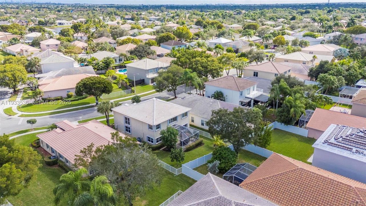 На продажу: $799,000 (4 спален, 3 ванн, 2709 Квадратных фут)