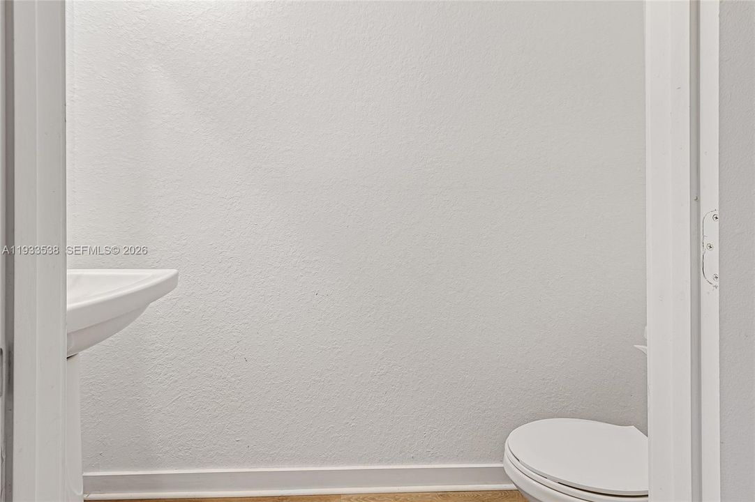 待售: $325,000 (2 贝兹, 2 浴室, 1208 平方英尺)