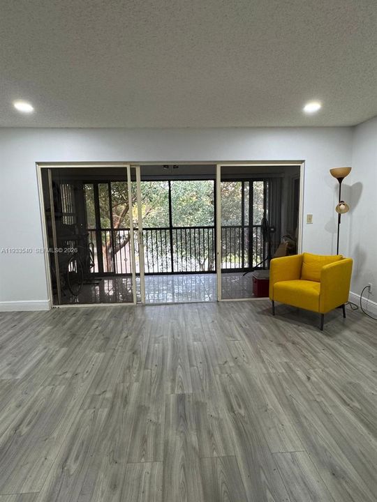 待售: $210,000 (2 贝兹, 2 浴室, 1150 平方英尺)