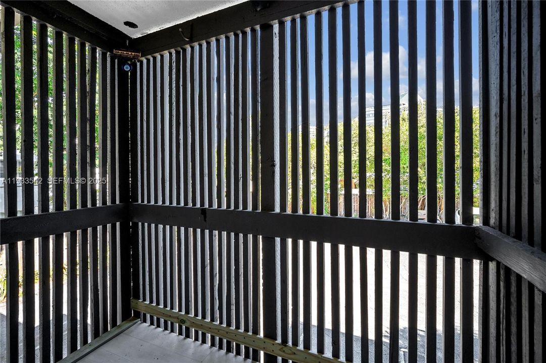 出租: $3,200 (2 贝兹, 1 浴室, 677 平方英尺)