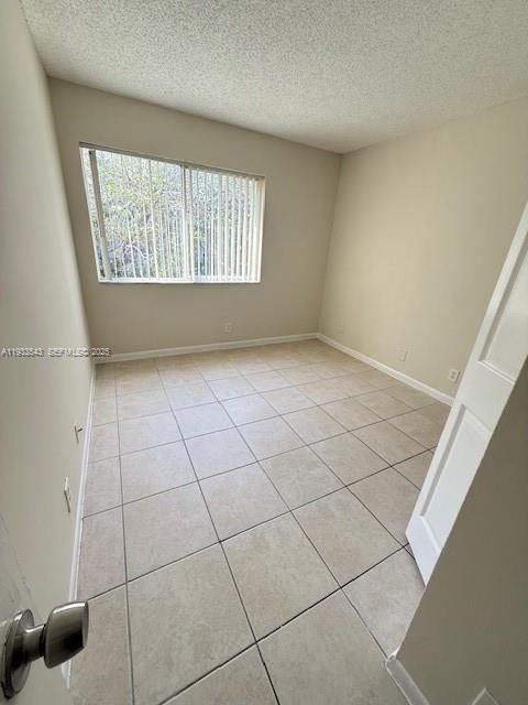 For Rent: $2,300 (3 beds, 2 baths, 1090 Square Feet)