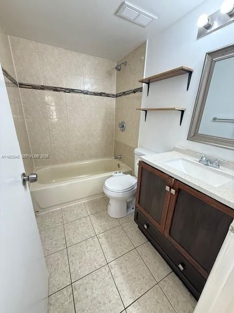 For Rent: $2,300 (3 beds, 2 baths, 1090 Square Feet)