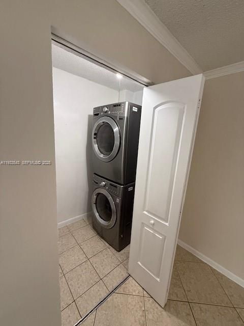 For Rent: $2,300 (3 beds, 2 baths, 1090 Square Feet)