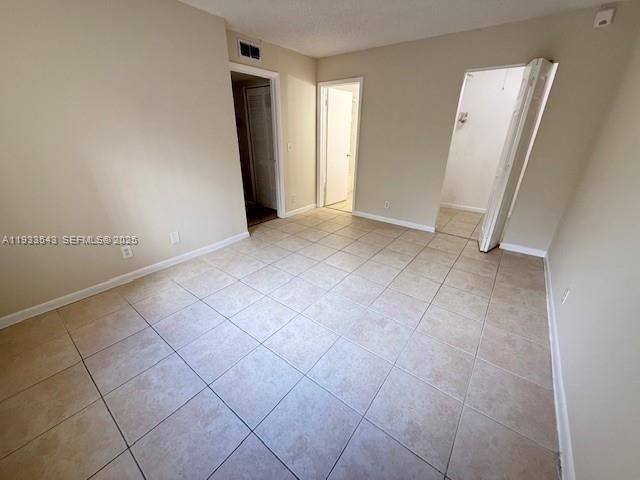 For Rent: $2,300 (3 beds, 2 baths, 1090 Square Feet)