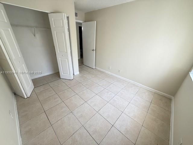 For Rent: $2,300 (3 beds, 2 baths, 1090 Square Feet)