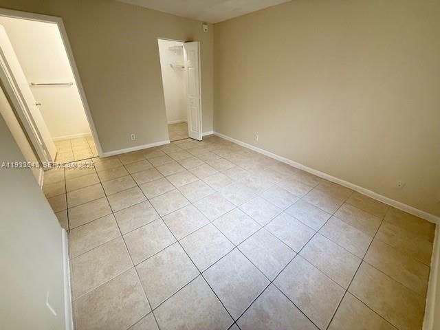 For Rent: $2,300 (3 beds, 2 baths, 1090 Square Feet)