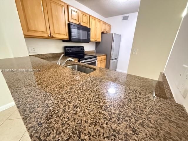 For Rent: $2,300 (3 beds, 2 baths, 1090 Square Feet)