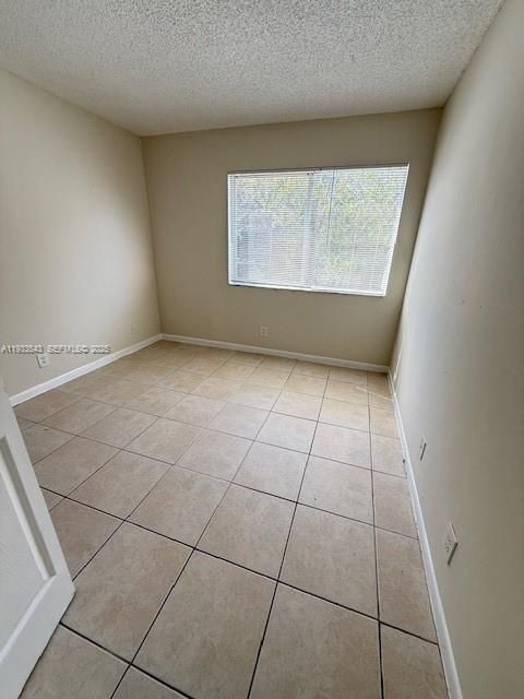 For Rent: $2,300 (3 beds, 2 baths, 1090 Square Feet)