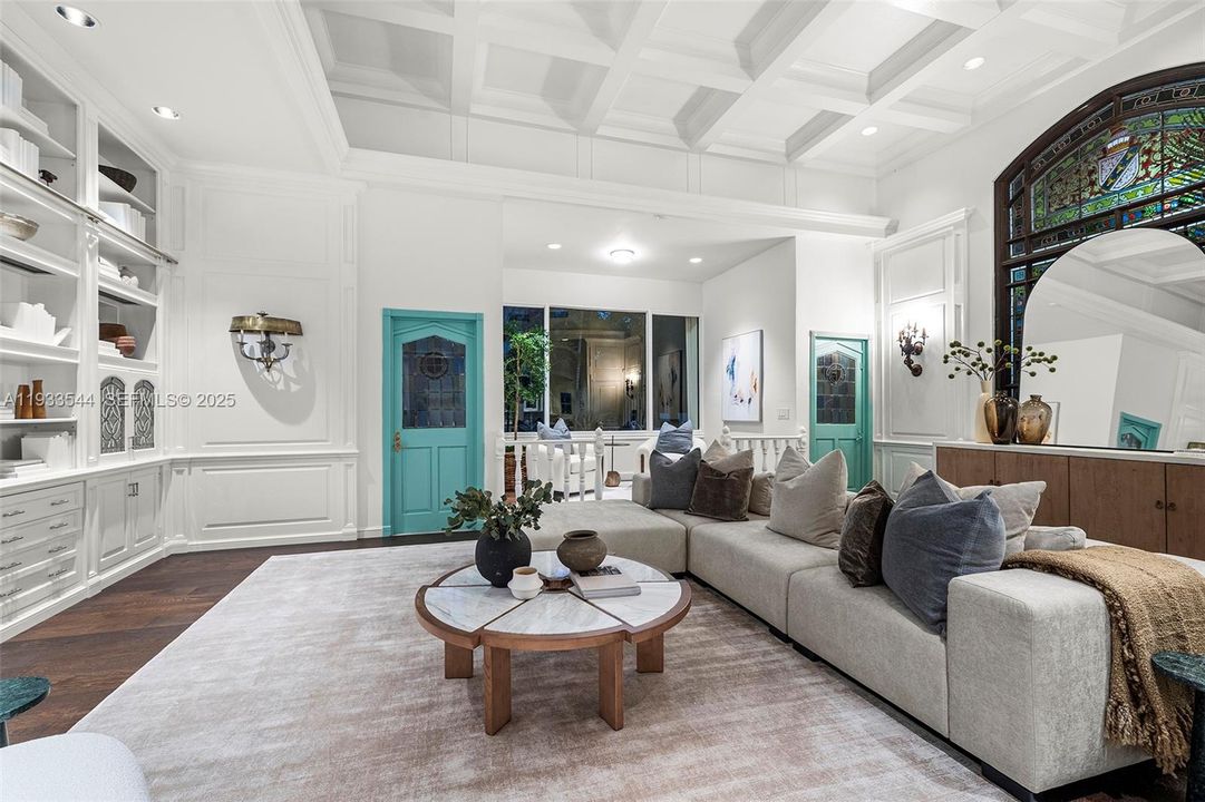 На продажу: $8,900,000 (6 спален, 5 ванн, 6132 Квадратных фут)