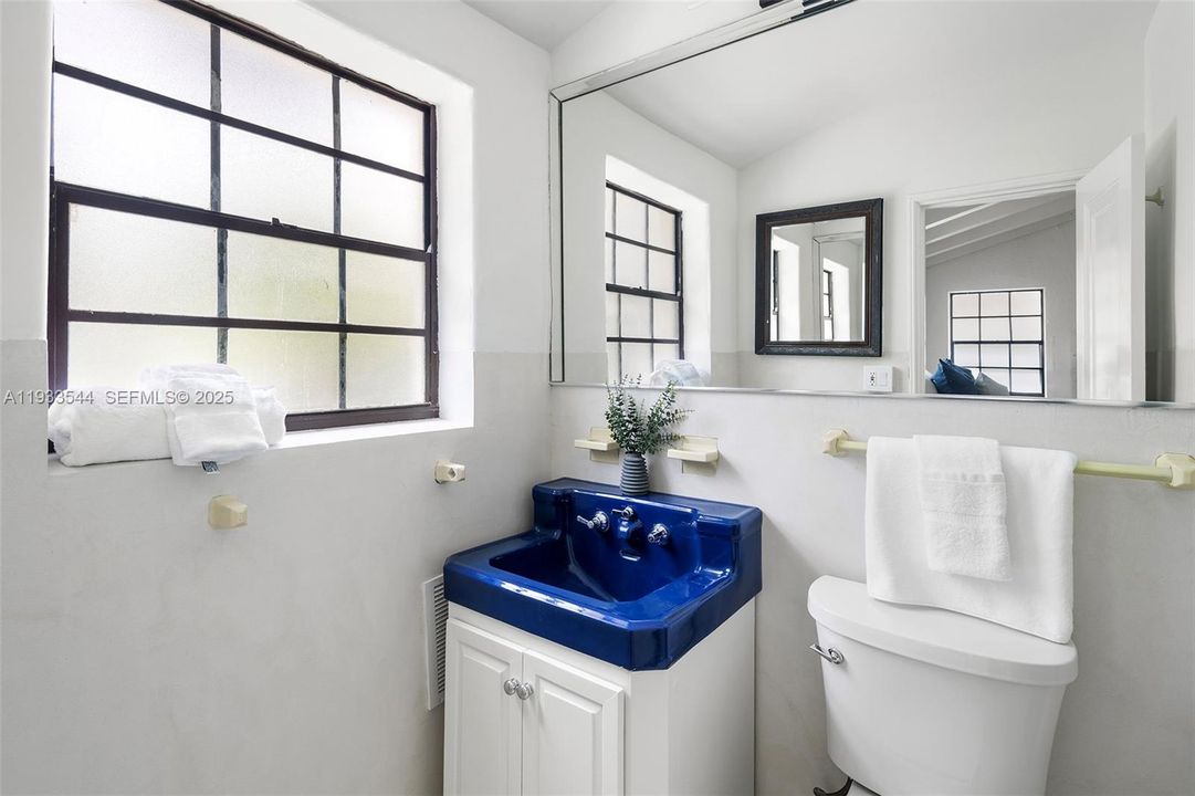 На продажу: $8,900,000 (6 спален, 5 ванн, 6132 Квадратных фут)