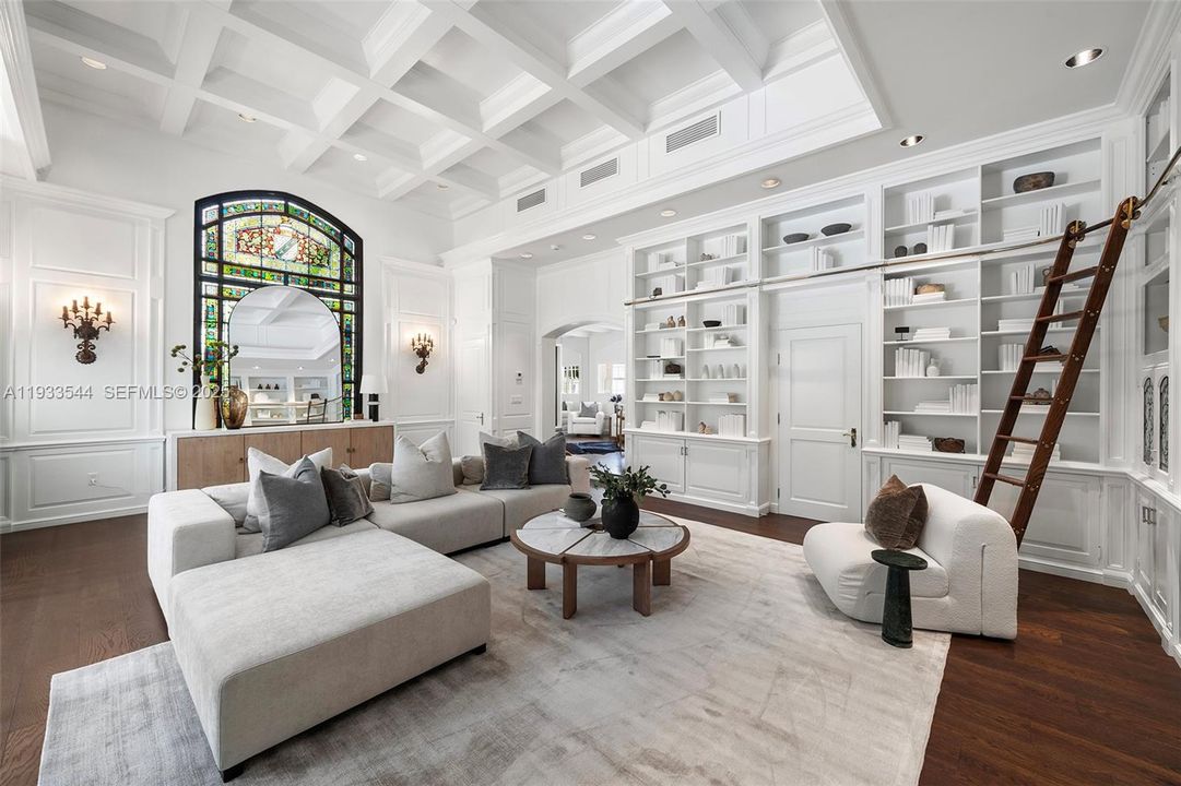 На продажу: $8,900,000 (6 спален, 5 ванн, 6132 Квадратных фут)