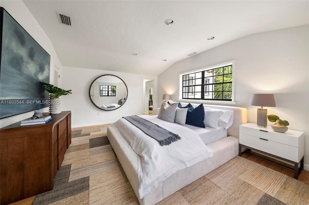 На продажу: $8,900,000 (6 спален, 5 ванн, 6132 Квадратных фут)