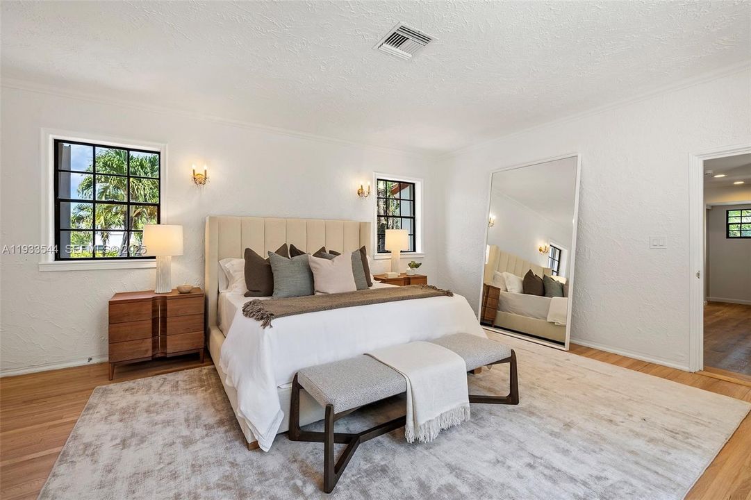 На продажу: $8,900,000 (6 спален, 5 ванн, 6132 Квадратных фут)