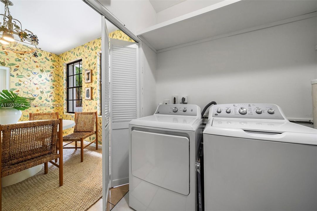 На продажу: $8,900,000 (6 спален, 5 ванн, 6132 Квадратных фут)