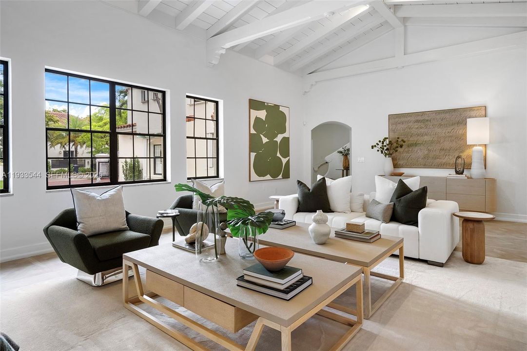 На продажу: $8,900,000 (6 спален, 5 ванн, 6132 Квадратных фут)