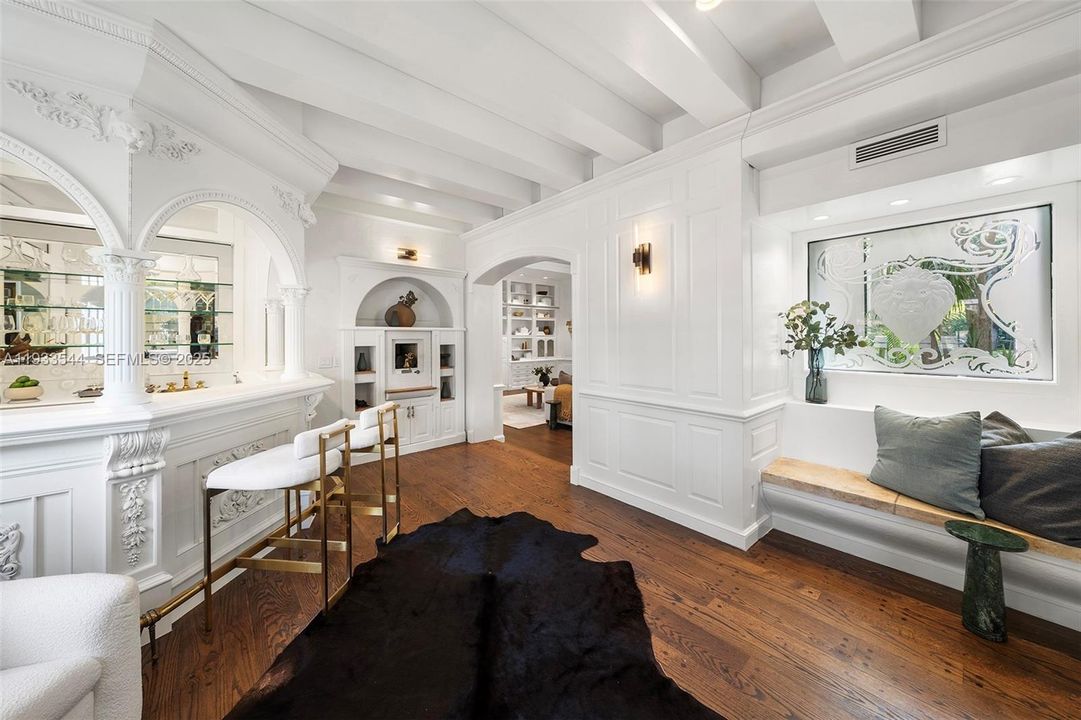 На продажу: $8,900,000 (6 спален, 5 ванн, 6132 Квадратных фут)