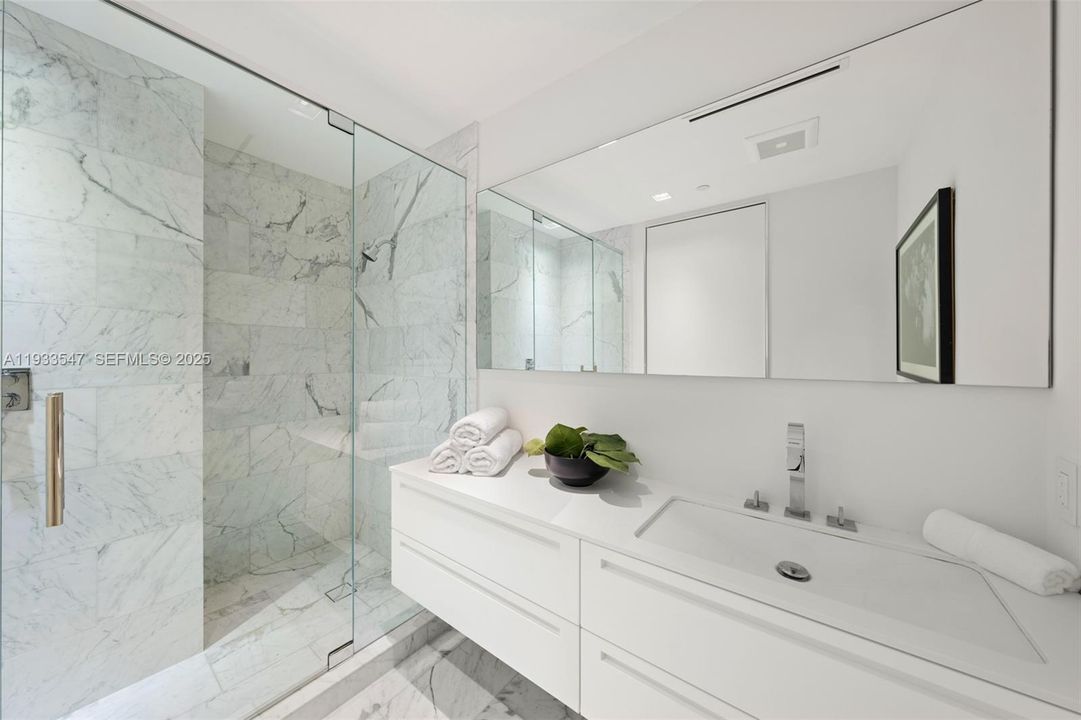 待售: $36,250,000 (6 贝兹, 6 浴室, 7302 平方英尺)