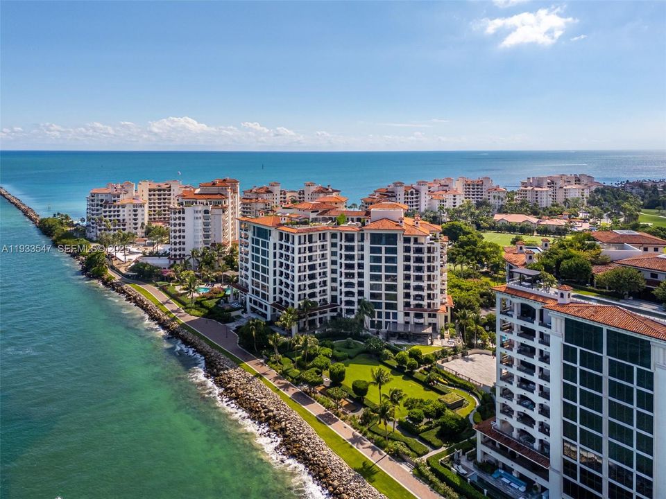 待售: $36,250,000 (6 贝兹, 6 浴室, 7302 平方英尺)