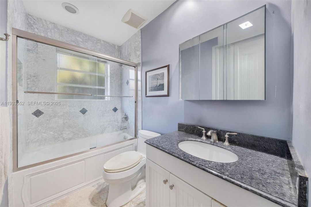 En Venta: $1,250,000 (3 camas, 2 baños, 1683 Pies cuadrados)