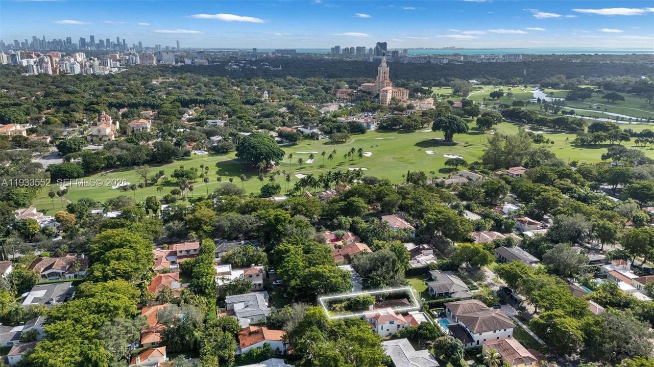 En Venta: $1,250,000 (3 camas, 2 baños, 1683 Pies cuadrados)