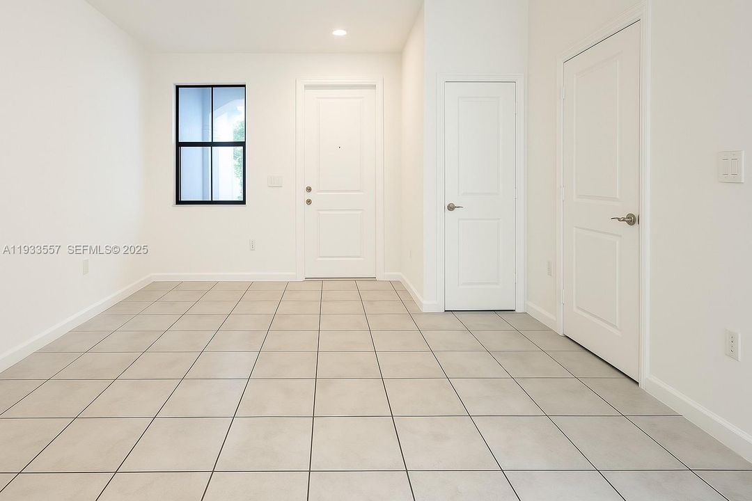 For Rent: $2,650 (3 beds, 2 baths, 1441 Square Feet)