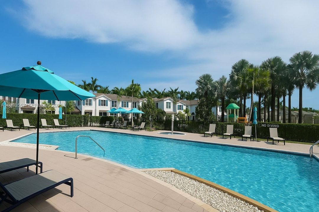 For Rent: $2,650 (3 beds, 2 baths, 1441 Square Feet)