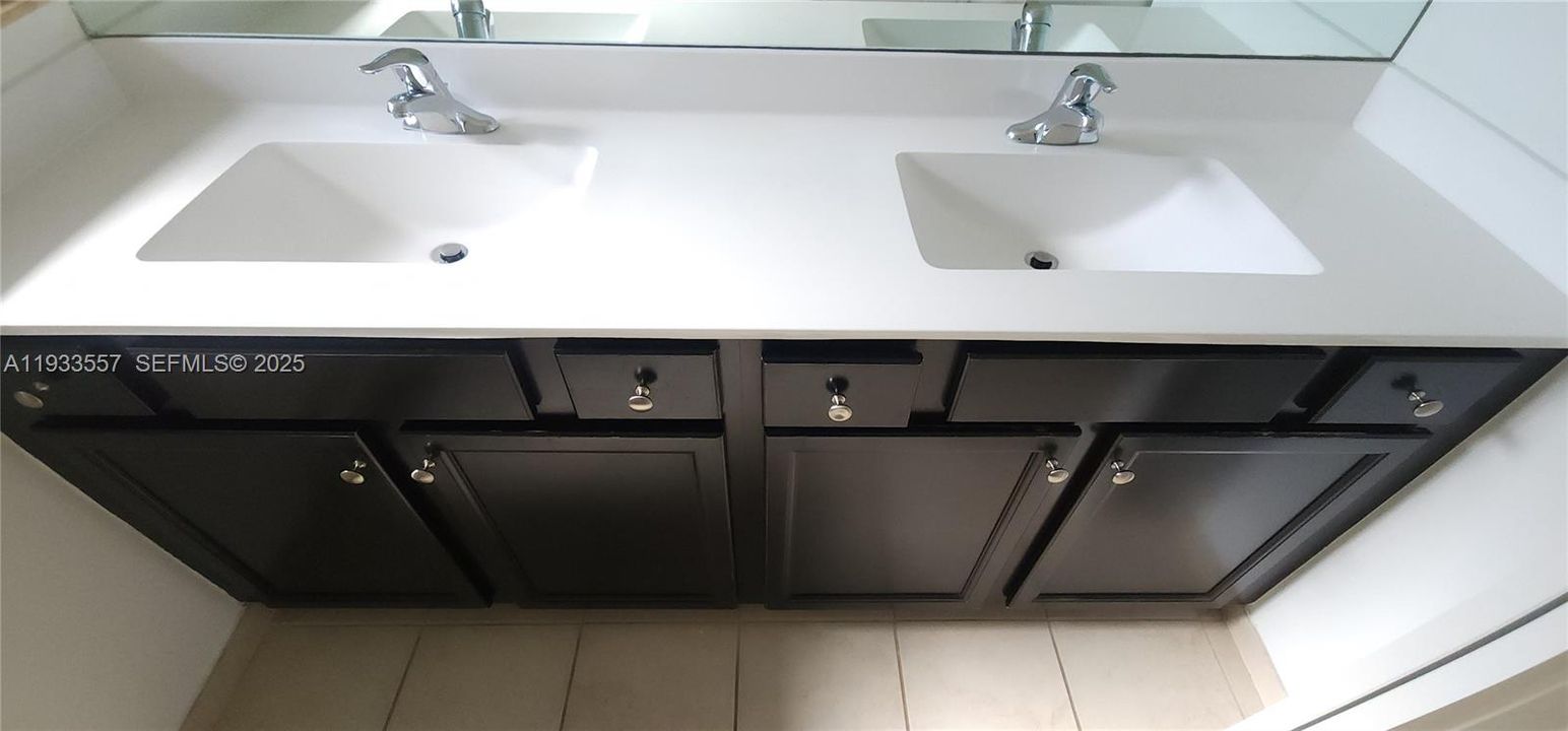 For Rent: $2,650 (3 beds, 2 baths, 1441 Square Feet)