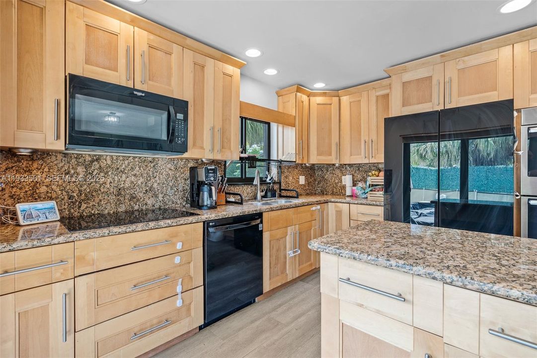 En Venta: $585,000 (3 camas, 2 baños, 1668 Pies cuadrados)