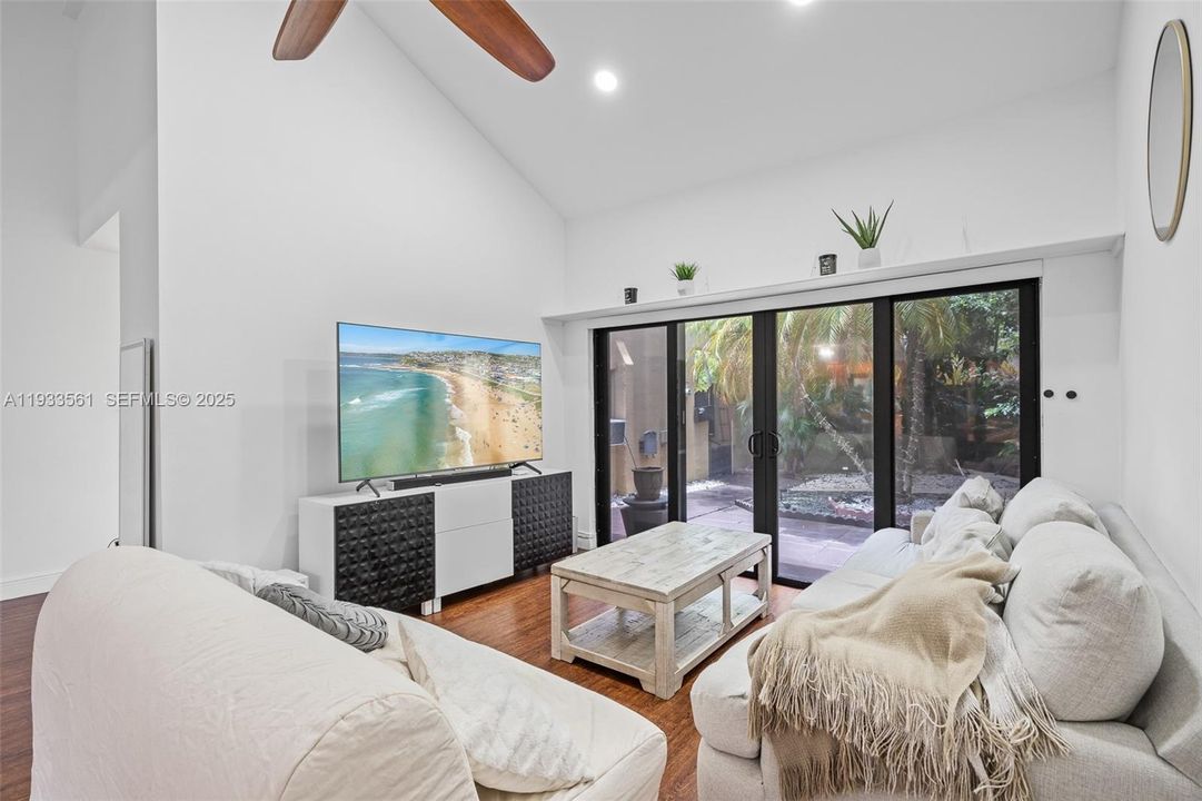 En Venta: $585,000 (3 camas, 2 baños, 1668 Pies cuadrados)