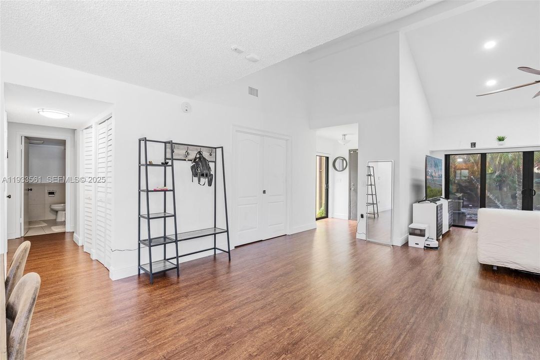 En Venta: $585,000 (3 camas, 2 baños, 1668 Pies cuadrados)