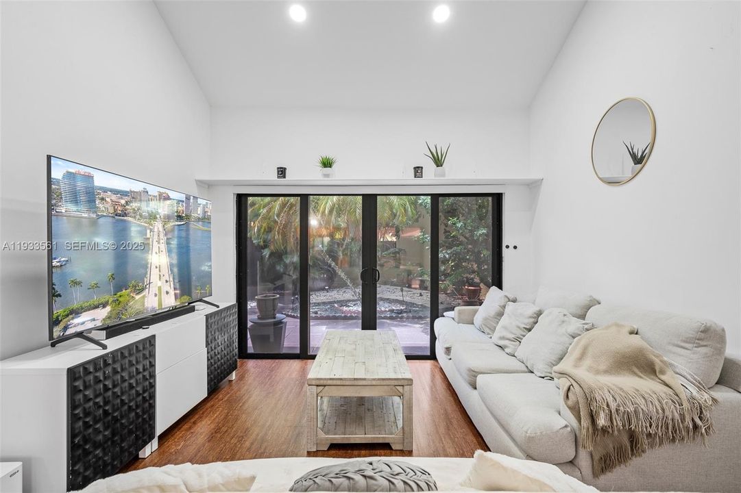 En Venta: $585,000 (3 camas, 2 baños, 1668 Pies cuadrados)