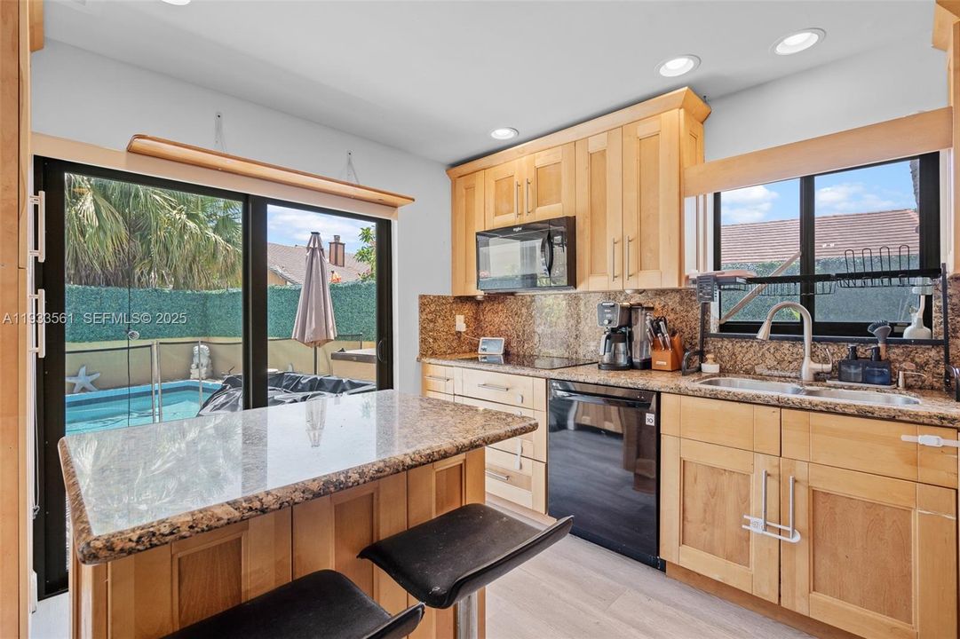 En Venta: $585,000 (3 camas, 2 baños, 1668 Pies cuadrados)