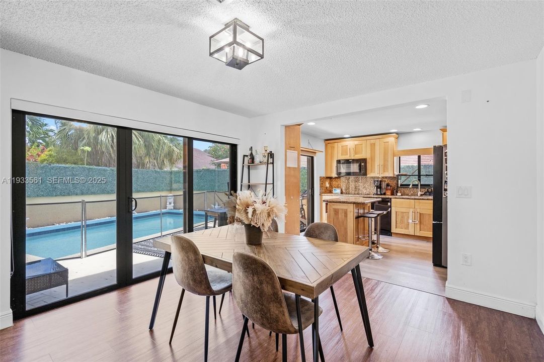 En Venta: $585,000 (3 camas, 2 baños, 1668 Pies cuadrados)