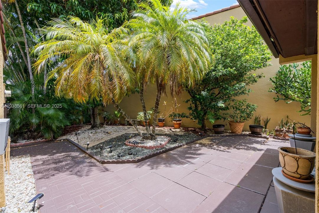 En Venta: $585,000 (3 camas, 2 baños, 1668 Pies cuadrados)