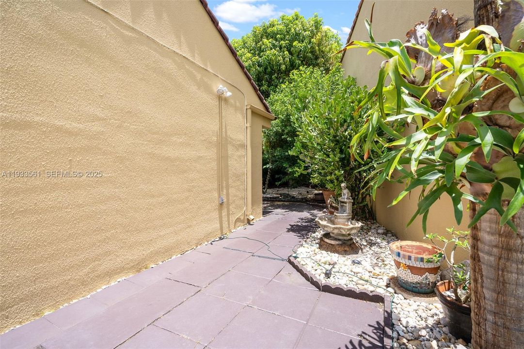 En Venta: $585,000 (3 camas, 2 baños, 1668 Pies cuadrados)