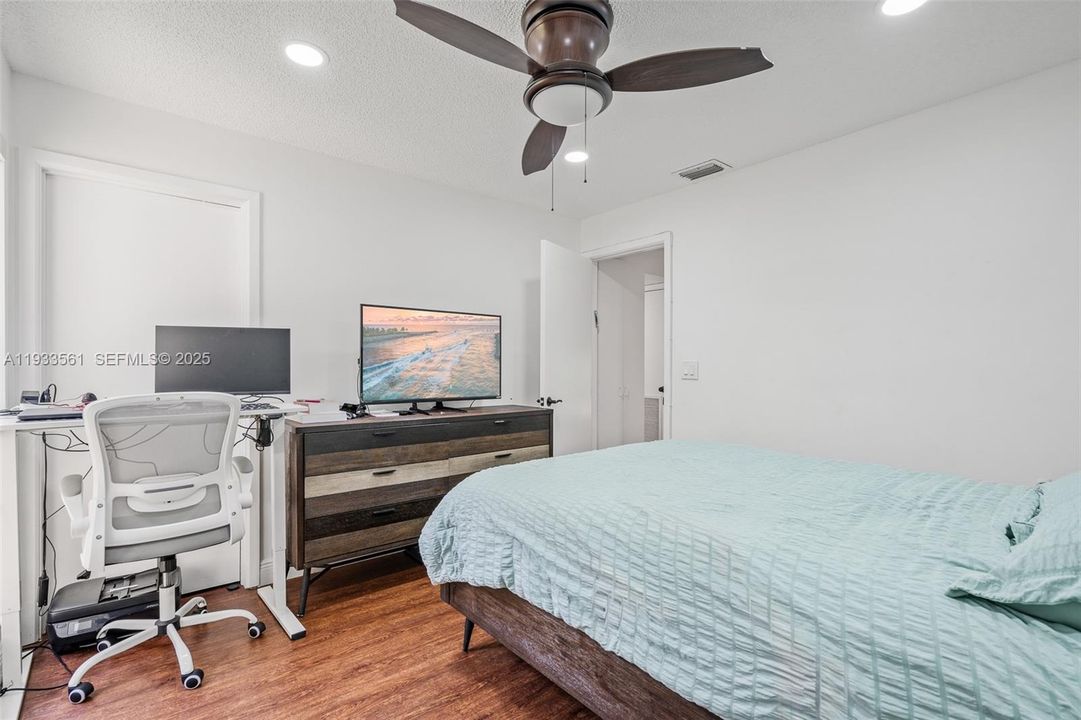 En Venta: $585,000 (3 camas, 2 baños, 1668 Pies cuadrados)