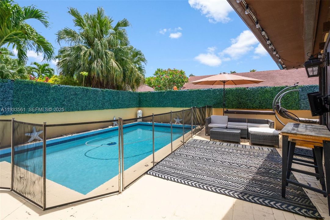 En Venta: $585,000 (3 camas, 2 baños, 1668 Pies cuadrados)