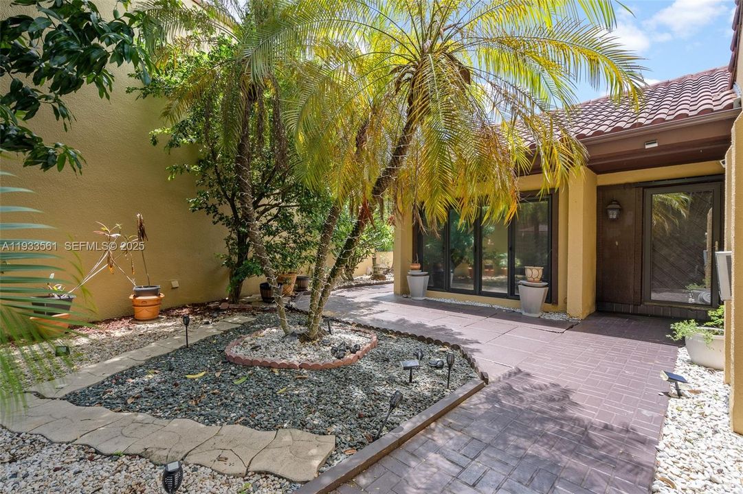 En Venta: $585,000 (3 camas, 2 baños, 1668 Pies cuadrados)