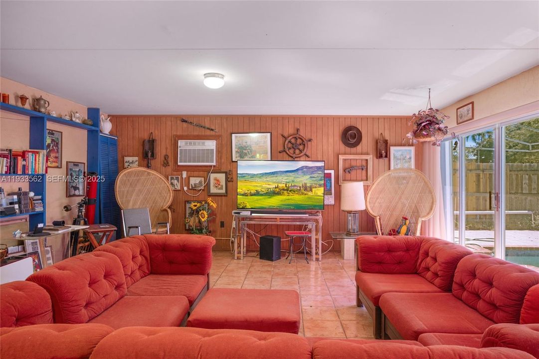 На продажу: $610,000 (3 спален, 2 ванн, 2718 Квадратных фут)