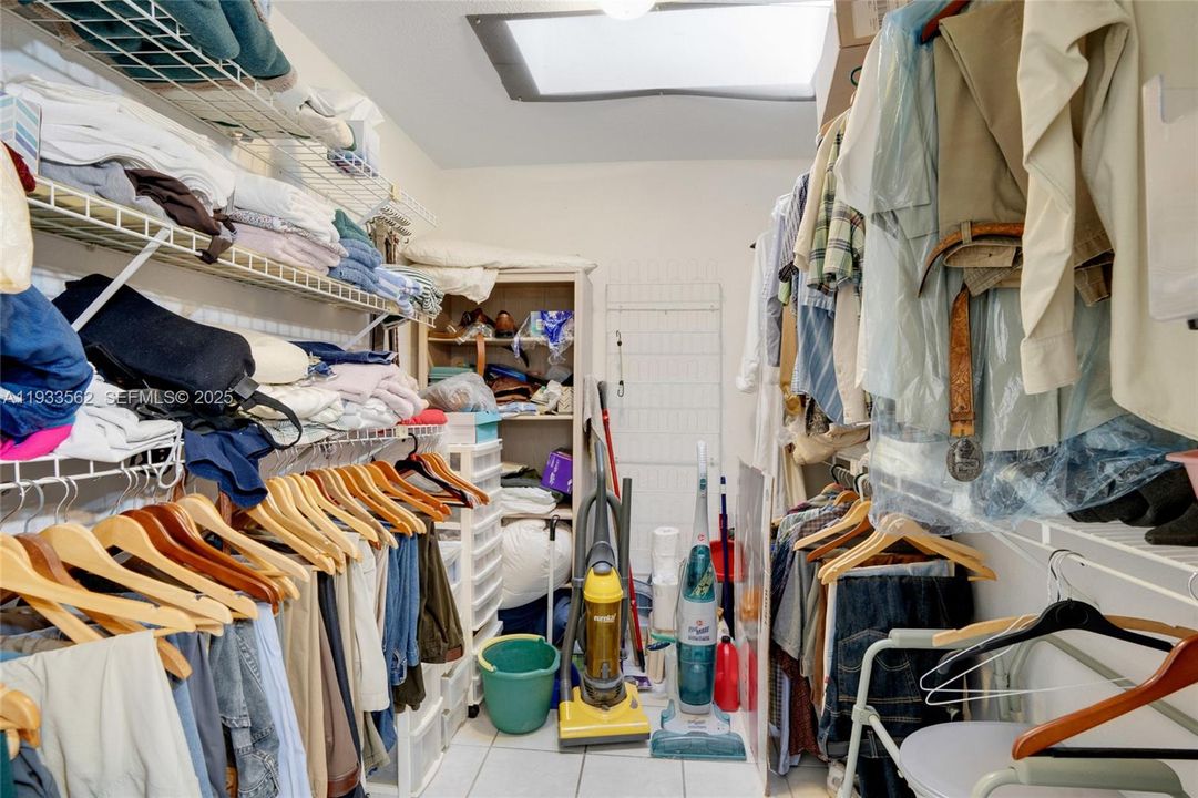 На продажу: $610,000 (3 спален, 2 ванн, 2718 Квадратных фут)