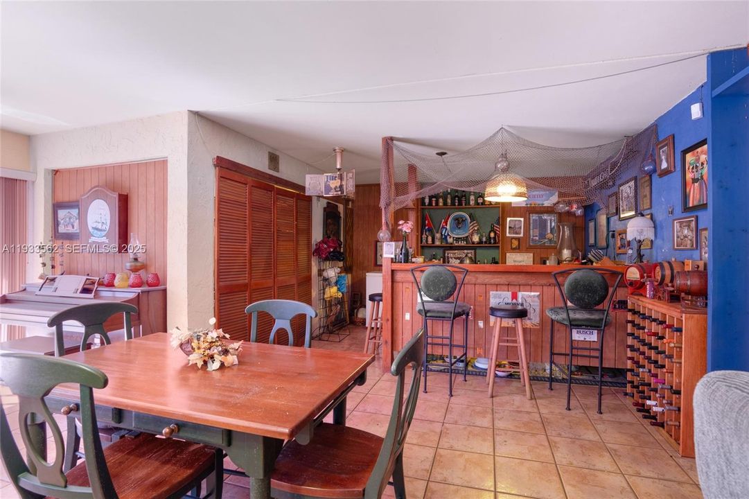 На продажу: $610,000 (3 спален, 2 ванн, 2718 Квадратных фут)