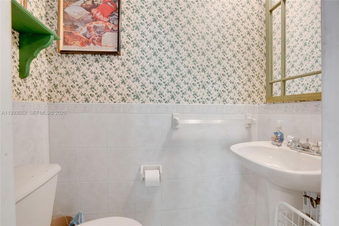 На продажу: $610,000 (3 спален, 2 ванн, 2718 Квадратных фут)