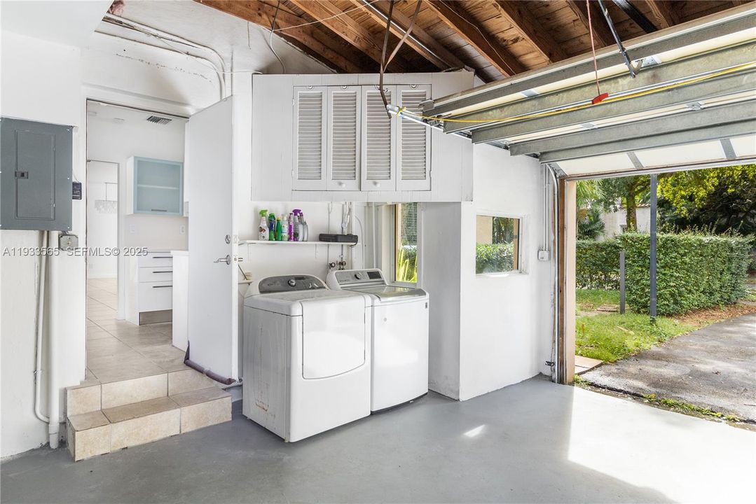 For Rent: $6,500 (4 beds, 2 baths, 1870 Square Feet)