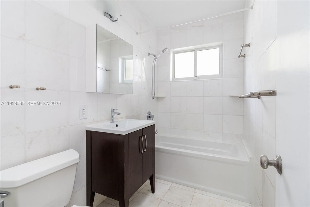 For Rent: $6,500 (4 beds, 2 baths, 1870 Square Feet)