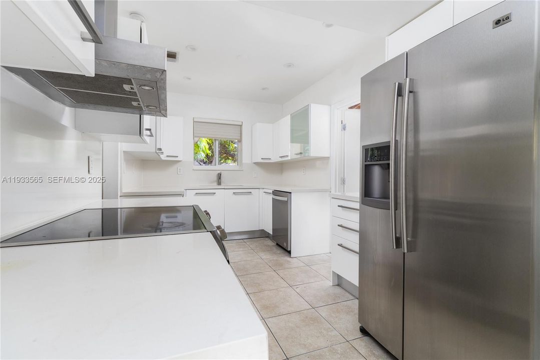 For Rent: $6,500 (4 beds, 2 baths, 1870 Square Feet)